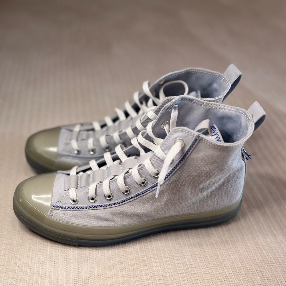 Men’s  chuck Taylor light gray and blue size 10 NWOT